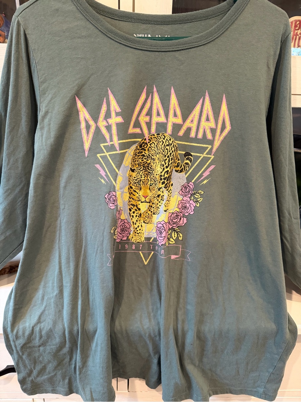 Def Leppard Graphic Long Sleeve Tee - Picture 2 of 4